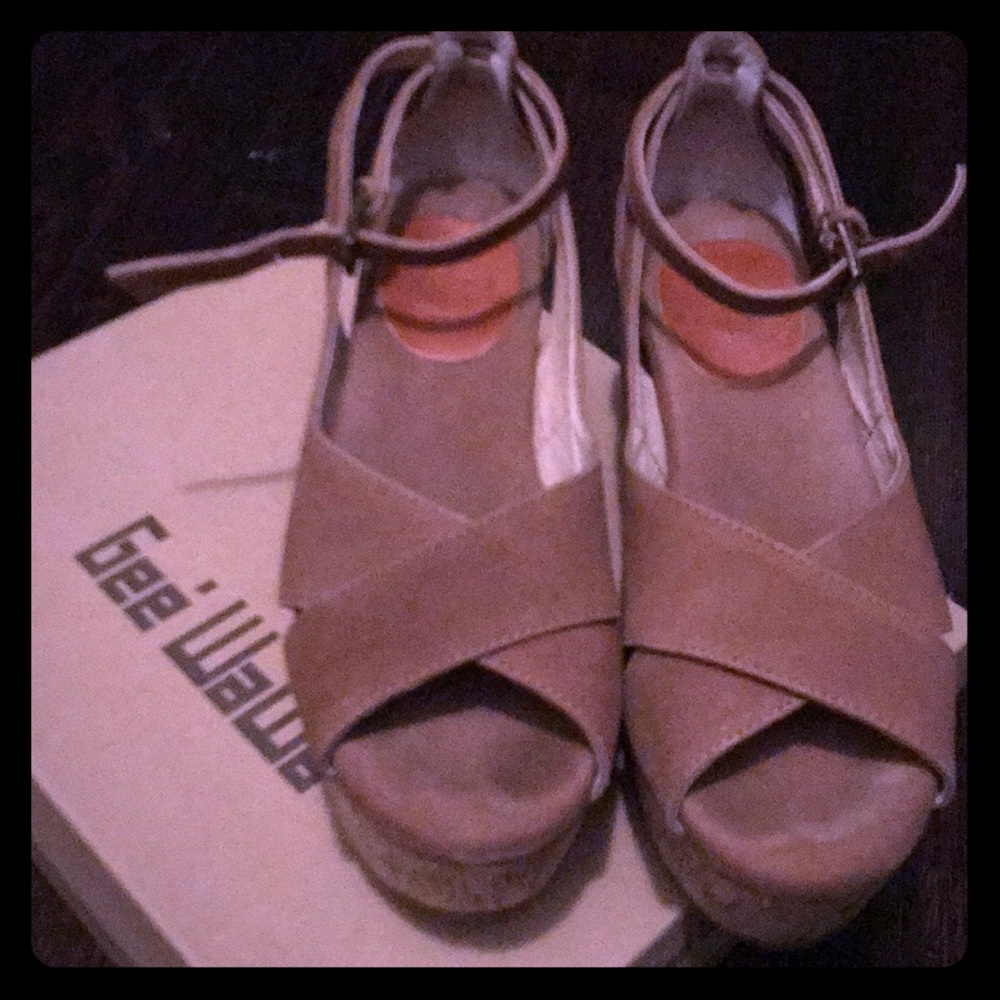 Anthropologie Gee Wawa platform Suede sandals